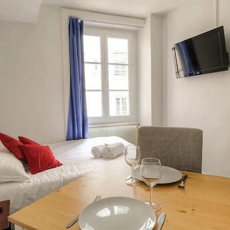 Studio Fonctionnel Et Renove, Berges Du Rhone Apartment